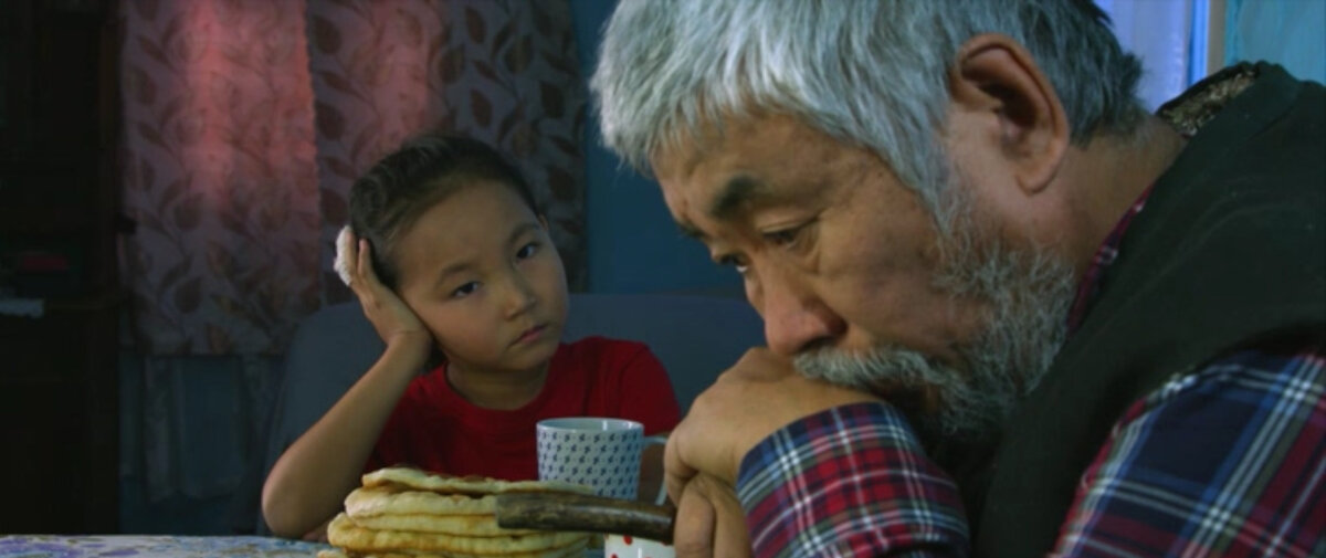 кадр из фильма Белая дорога Эльзы