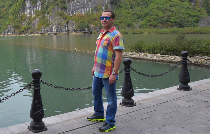 Nike Air Max 95 No-Sew Volt