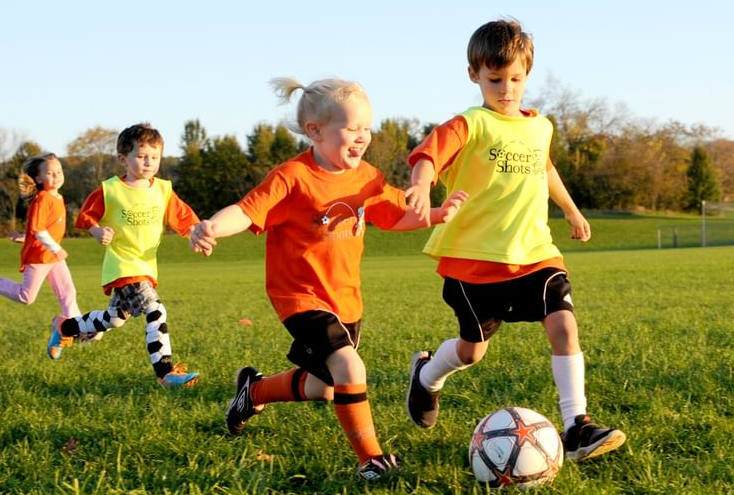 Роль спорта в развитии детей. Разберем несколько вариантов и выберем лучший