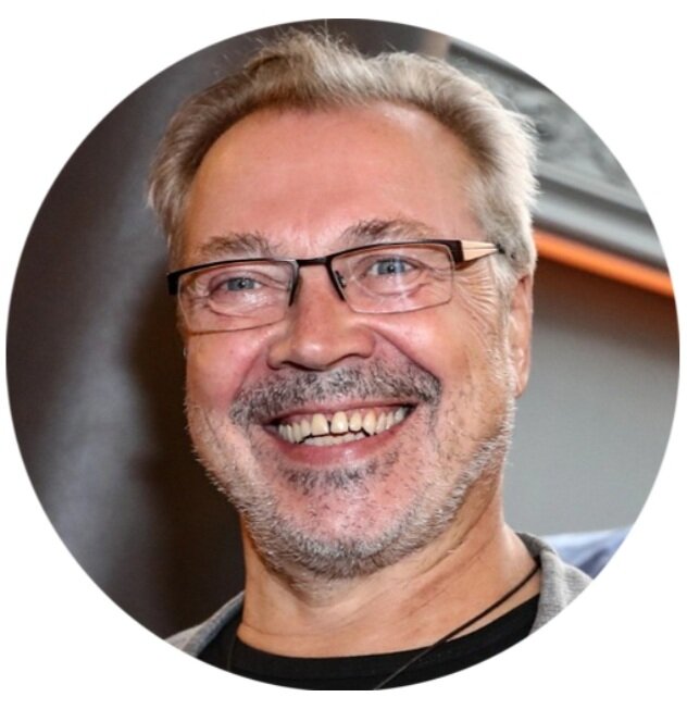 Александр Зайцев. Актёр дубляжа. Официальный голос Роберта Дауни младшего.