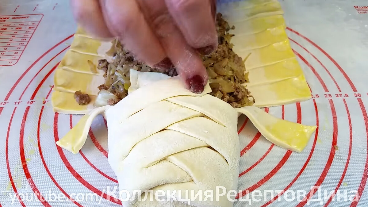 Пирог с мясом из фарша курицы и свинины на песочном тесте