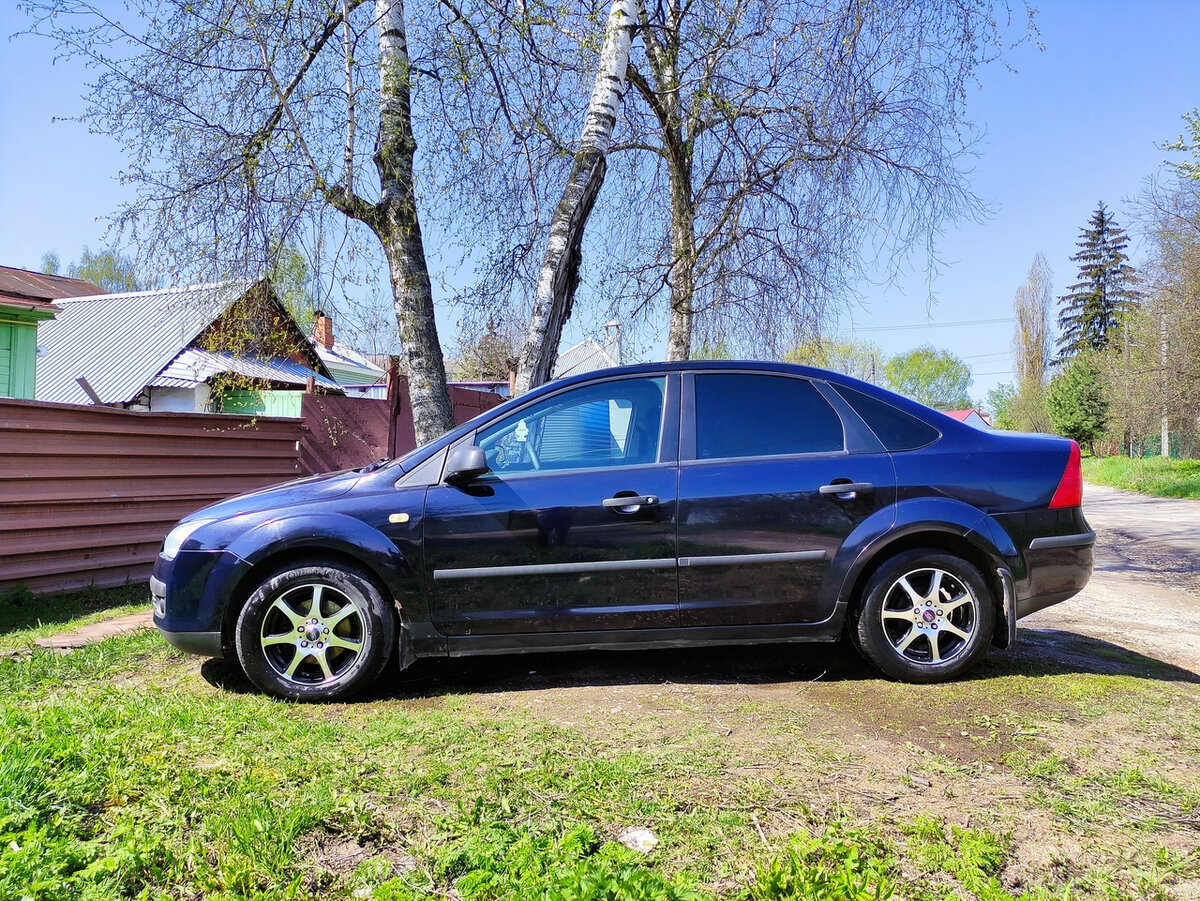 О старых ржавых порогах напоминают лишь следы ржавчины на пластиковых накладках, которые не отмылись