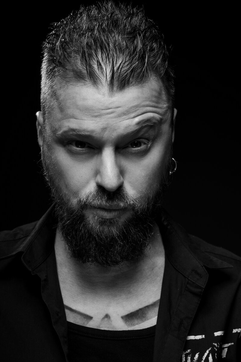 Илья Кнабенхоф: "Я заинтересовался вопросами мироздания с пяти лет, когда после 10 дней комы осознал   иллюзорность окружающего мира."