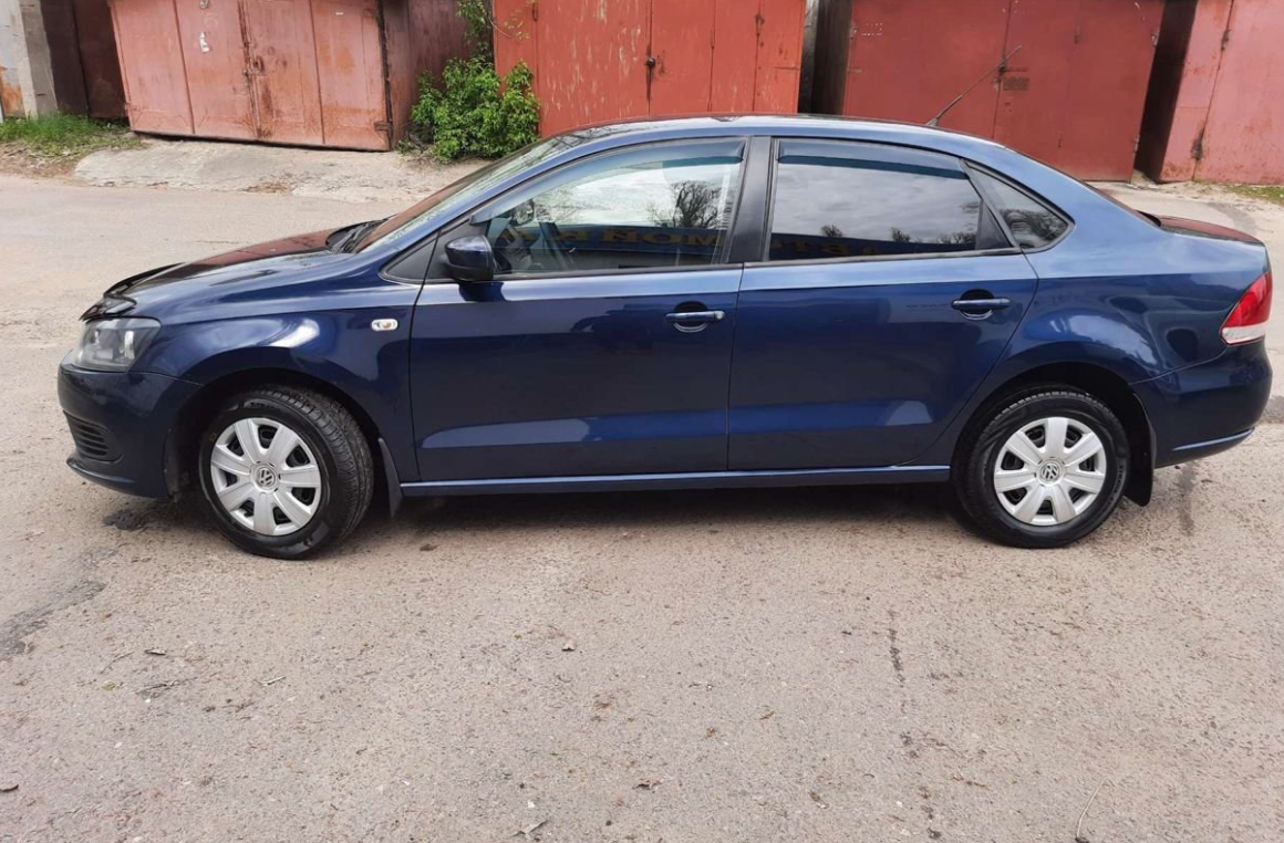 VW Polo  Sedan