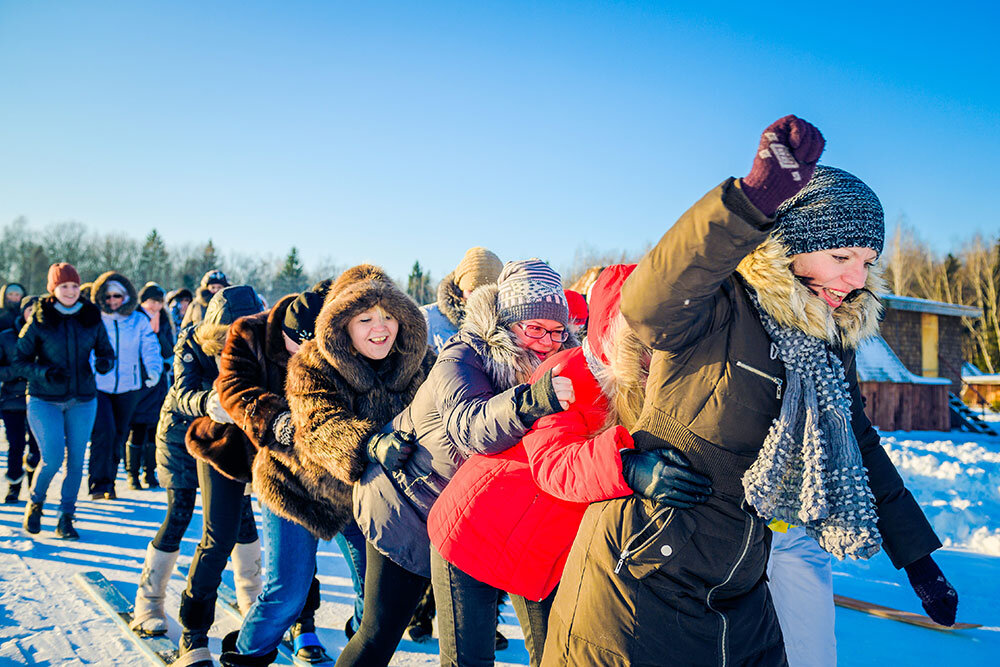 Зимние развлечения в ЭТНОМИРе