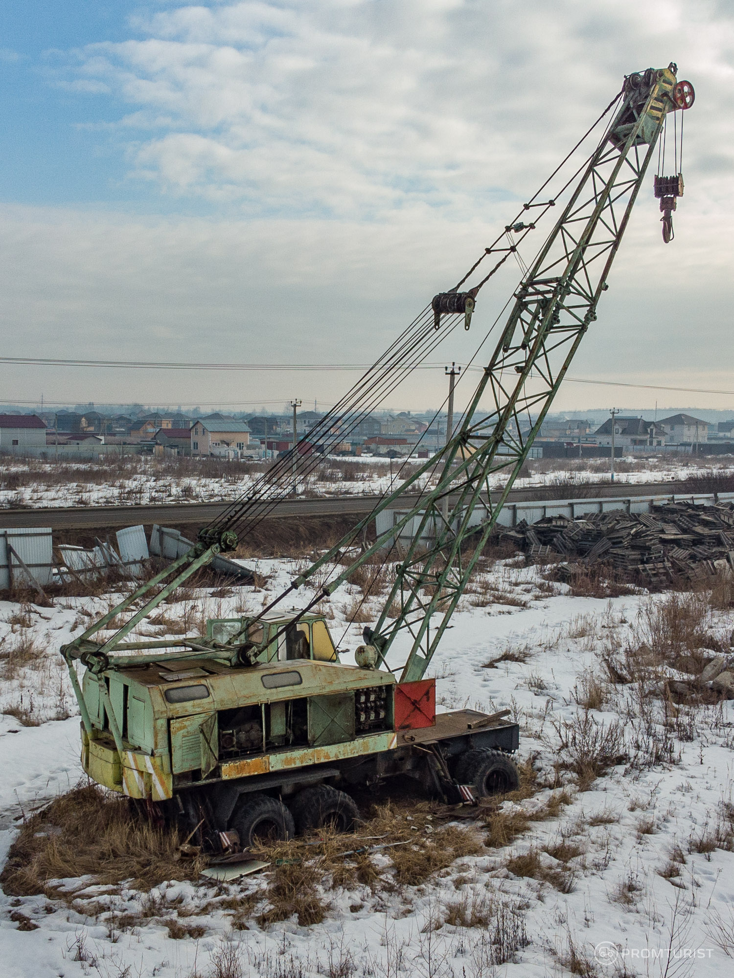 Брошенная строительная техника в Подмосковье. У богатых россиян — свои причуды ????5