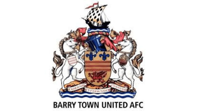 5 футбольных клубов, набиравших 100 и более очков за сезон