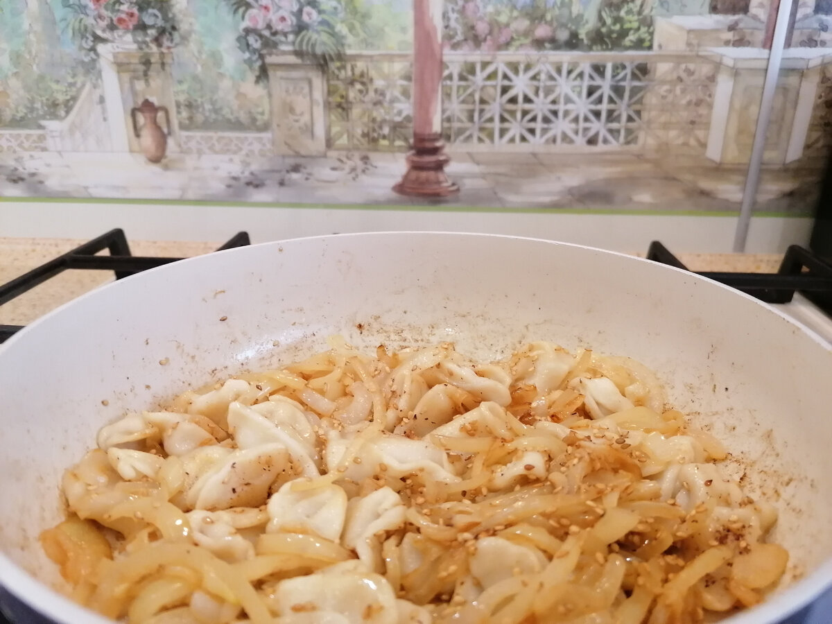 Фото автора. Ушки с жареным кунжутом