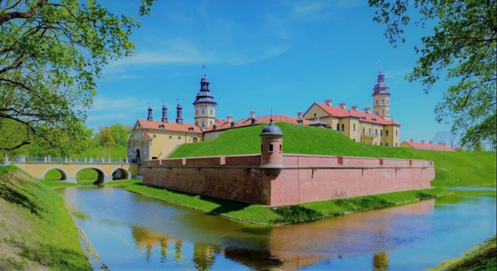 Как хочется, здесь остановиться, побродить и наслаждаться свежими ароматами природы 