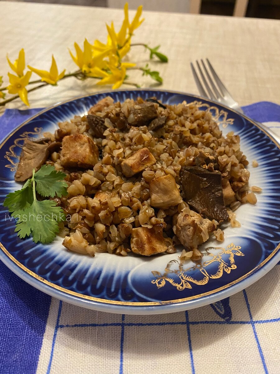 Тушеная гречка с мясом и лесными грибами | Ivashechka.i | Дзен