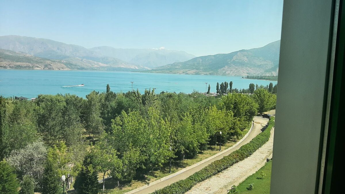 Вид при въезде на территорию