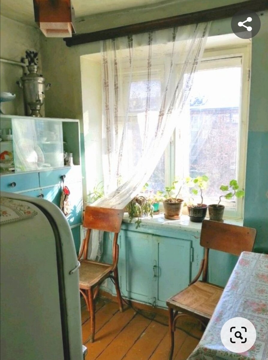 Фото из интернета. Ах,  этот шкафчик под окном! Любовь! 