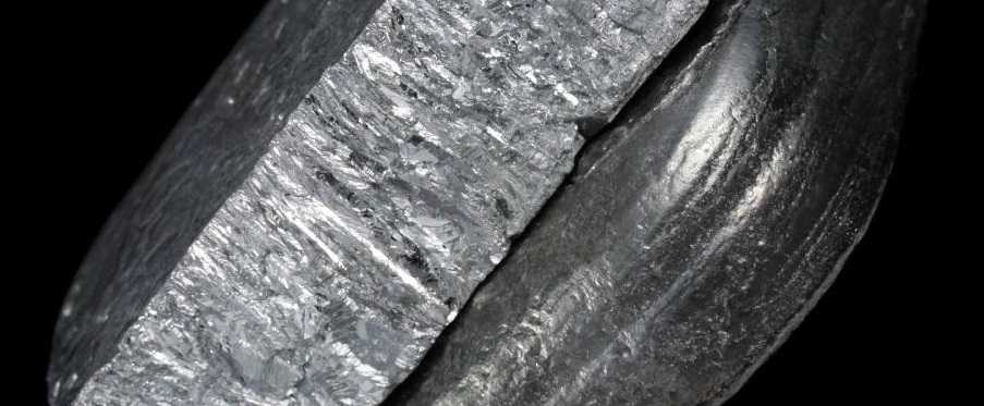 Так выглядит сурьма в своей первоначальной форме