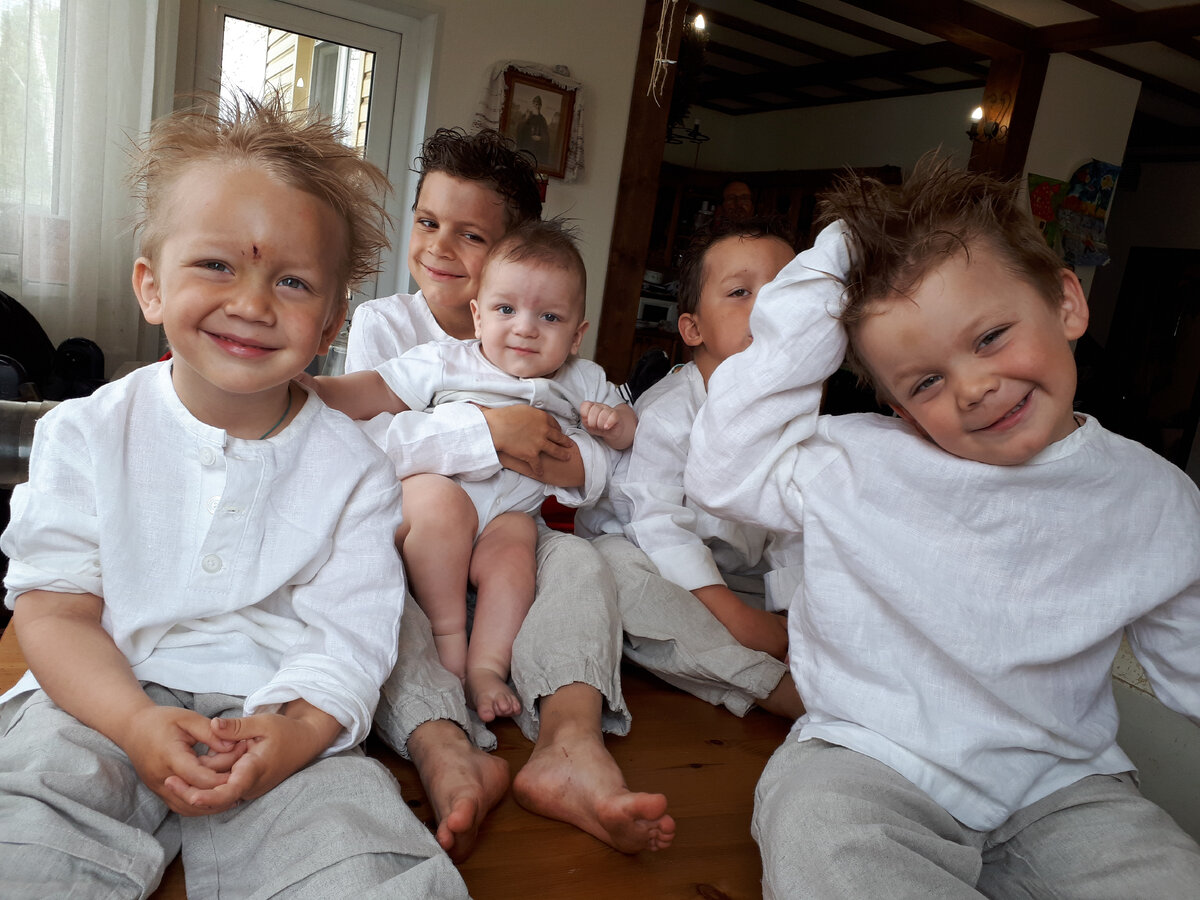 С тремя детьми легче?