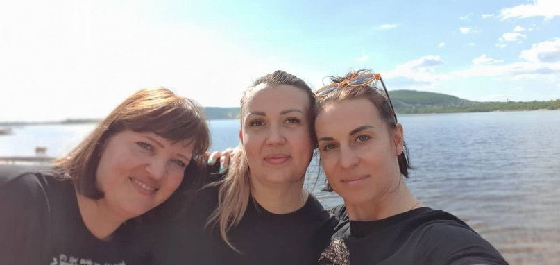 Екатерина Маренникова, Татьяна Ерохина и Наталья Смирнова, массажистка "Лады" (справа налево) 