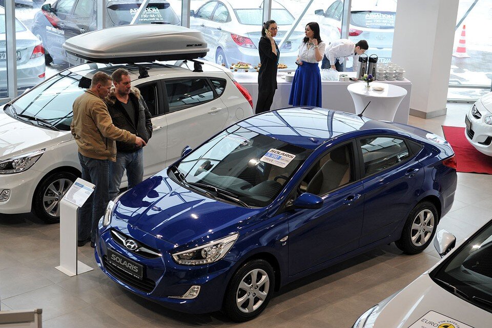     Спрос на автомобили и цена будут падать Михаил ФРОЛОВ