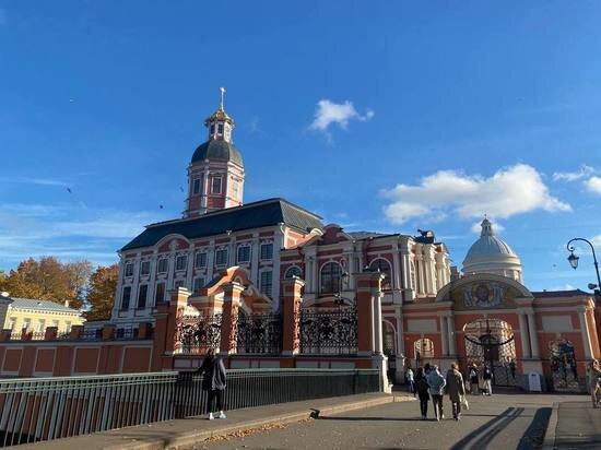     Сейчас власти Петербурга привлекают туристов из дружественных стран. Фото: «МК в Питере»