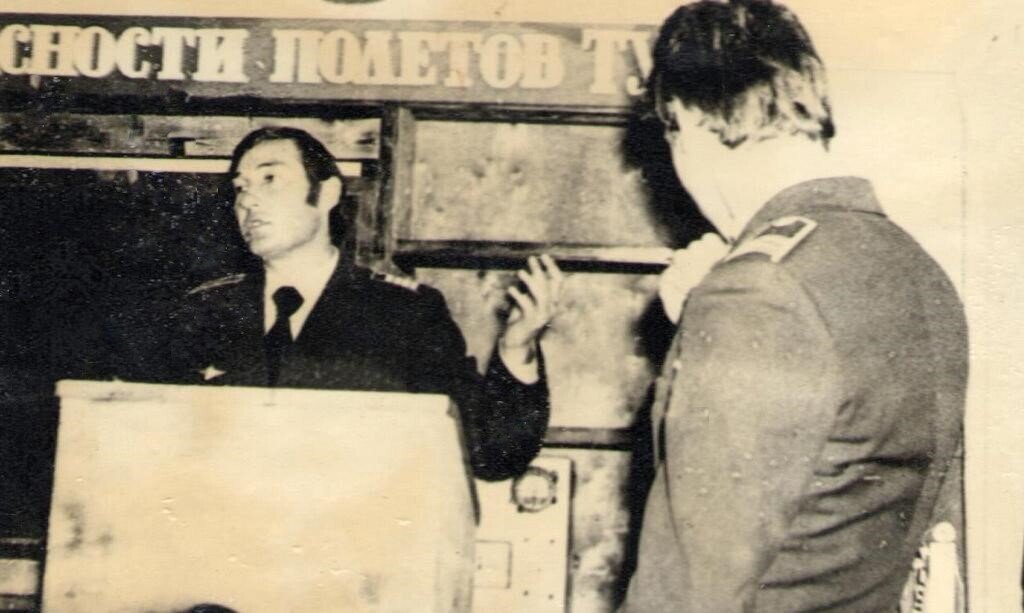 Анвар Харисович Зиятдинов, заместитель командира 350 летного отряда МК ОАО.                                             