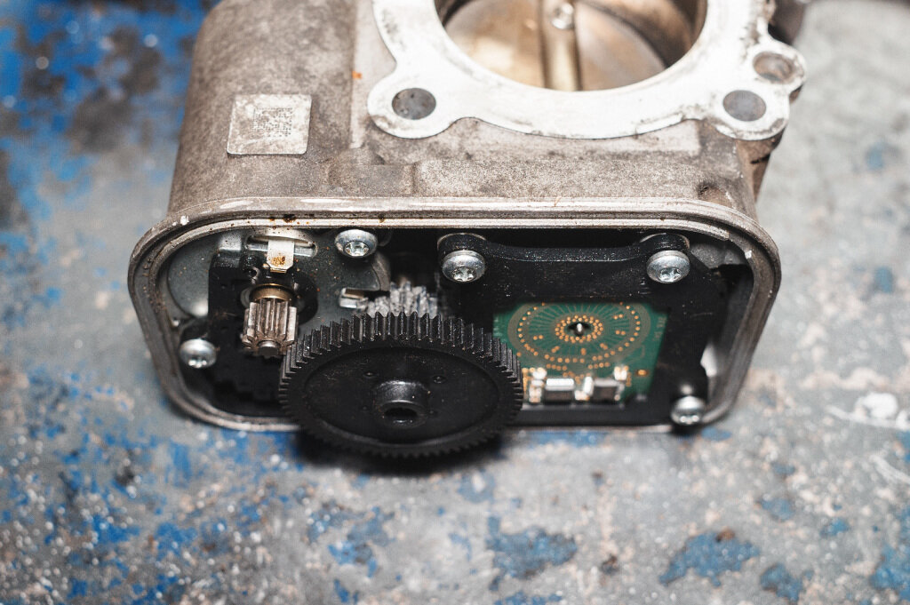 Принципиальное устройство дроссельной заслонки