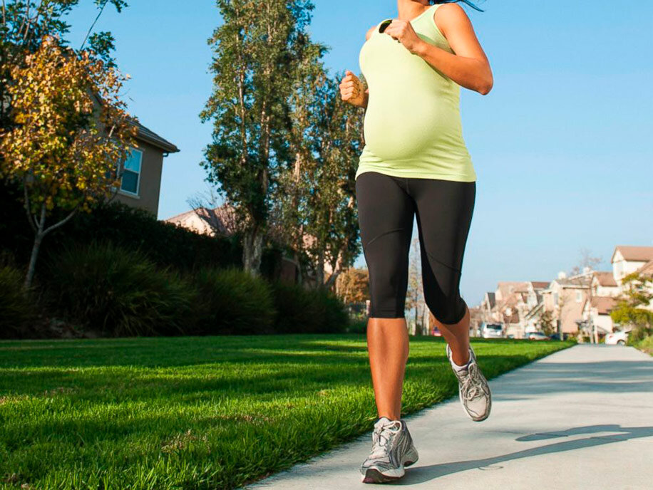 Лук можно беременной. Пешие прогулки беременной. Бег беременной. Физическая активность беременных. Беременные спорт.