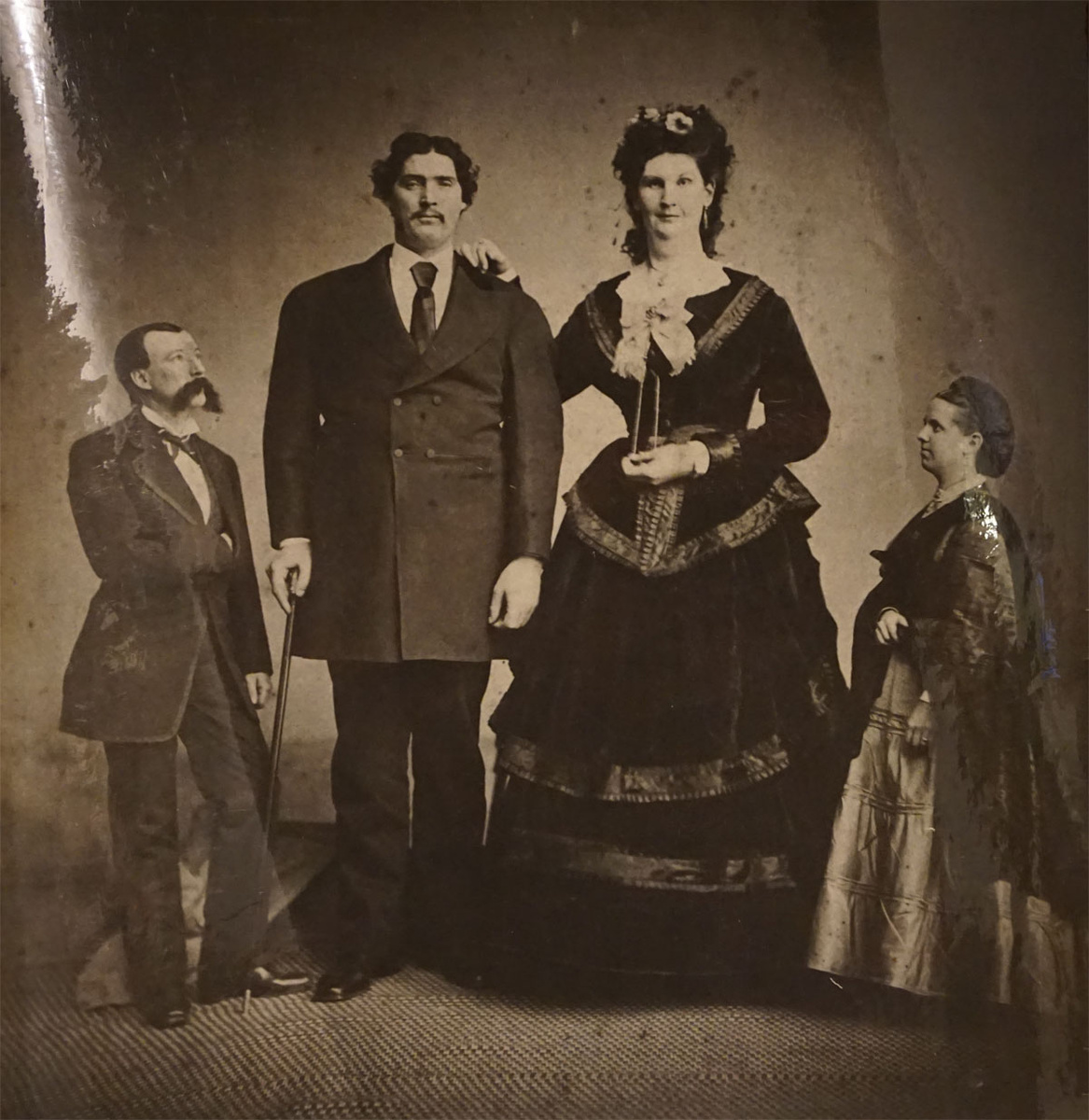 Анна Свон и Мартин ван Бюрен Бейтс 1883г