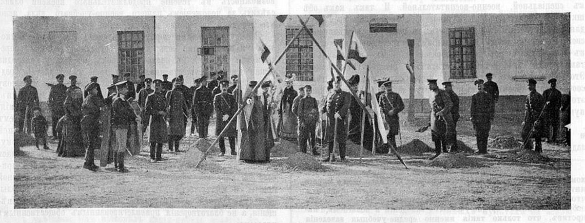 Посадка деревьев на празднике  древонасаждения. 4-марта 1907 г.  В 9-м Туркестанском  стрелковом батальоне.
