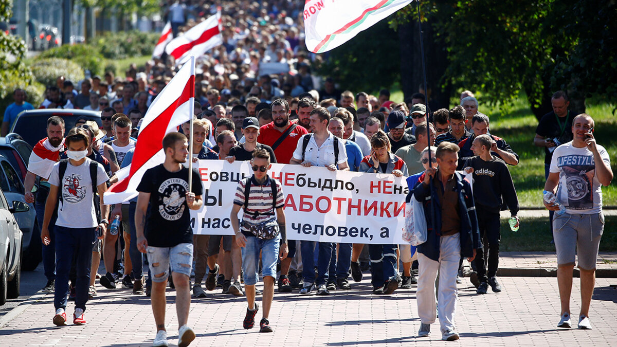 
Протесты в Белоруссии, 21 авг, 13:47Лукашенко пообещал «в ближайшие дни» решить «проблему» в странеЧитать в полной версииФото: Василий Федосенко / Reuters