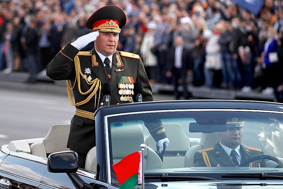 Министр обороны Виктор Хренин на своём посту всего семь месяцев.
Фото: Наталия Федосенко/ТАСС