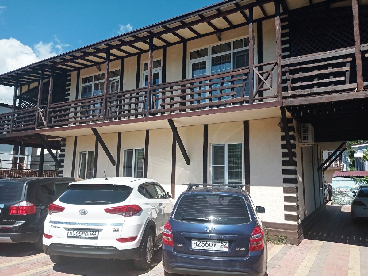 Гостевой дом в котором мы отдыхали, Листайте галерею, там другие строения...