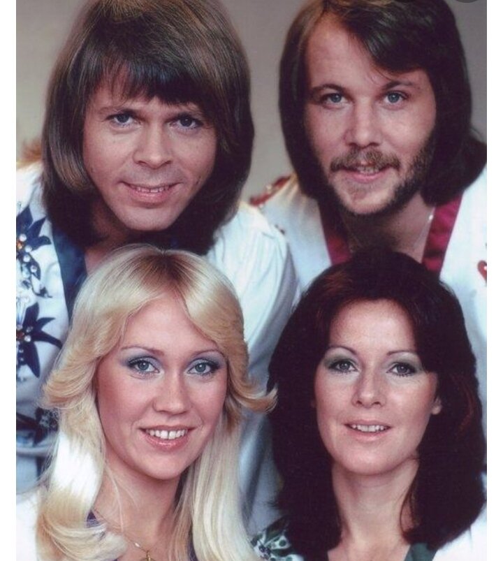   Швеция подарила миру музыки очень много успешных коллективов и хитов на все времена.Все шведские певцы и группы,которые я вспомнила ,готовя эту статью,отличаются яркой индивидуальностью,очень узнаваемы и любимы.