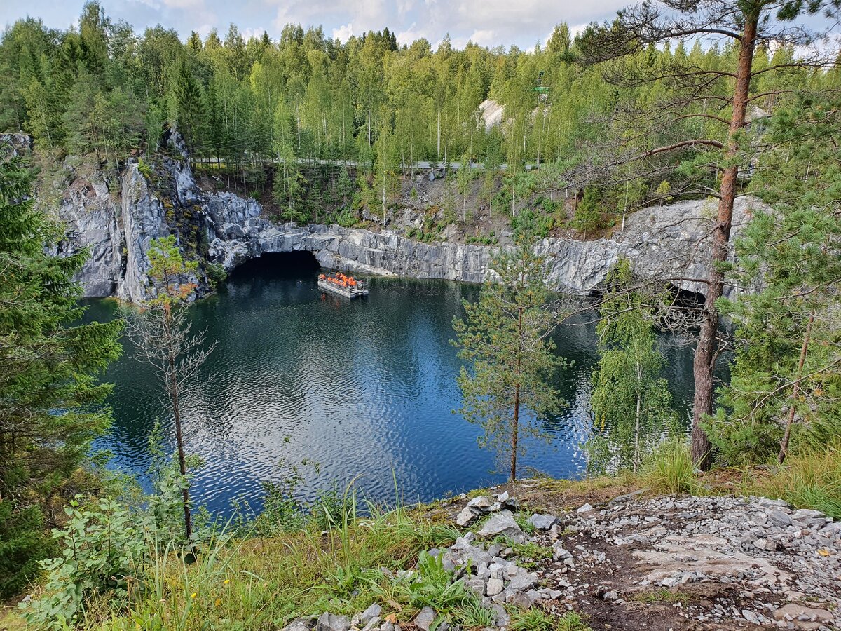 Пожалуй, это самый переоцененный для туристов парк-достопримечательность в Карелии , который меня разочаровал