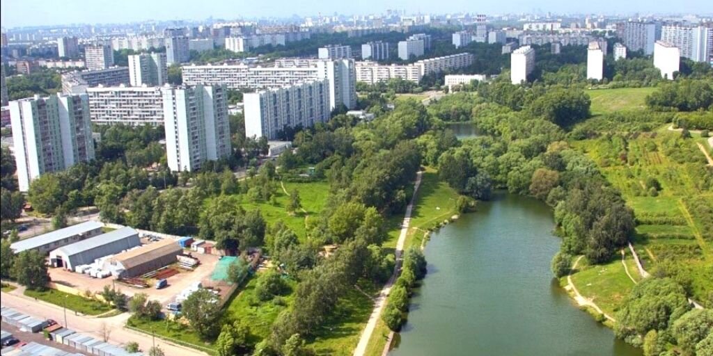 Бирюлево Восточное (фото demotivation.ru). Следующее фото в галерее - Бирюлево Западное