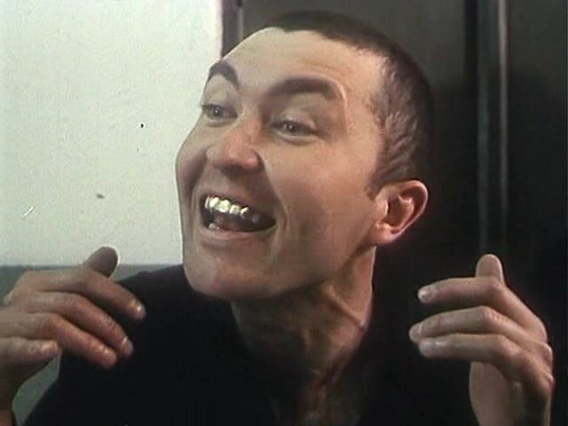 Кадр из фильма Беспредел - Пистон поясняет за Филателиста