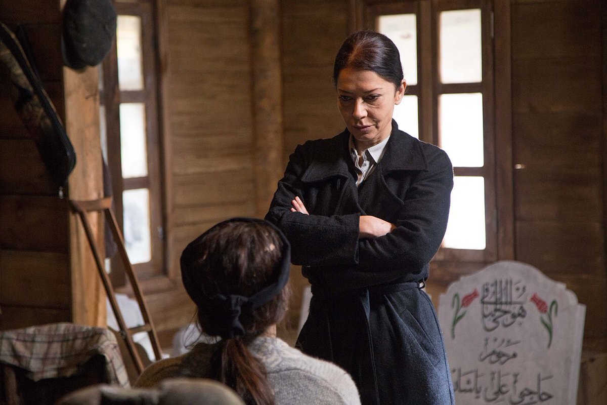 назан кесал госпожа фазилет. госпожа фазилет и ее дочери сериал 5, 6 серии. госпожа фазилет и ее дочери сериал. госпожа фазилет и ее дочери сериал 2017–2018. эдже эгемен стиль.