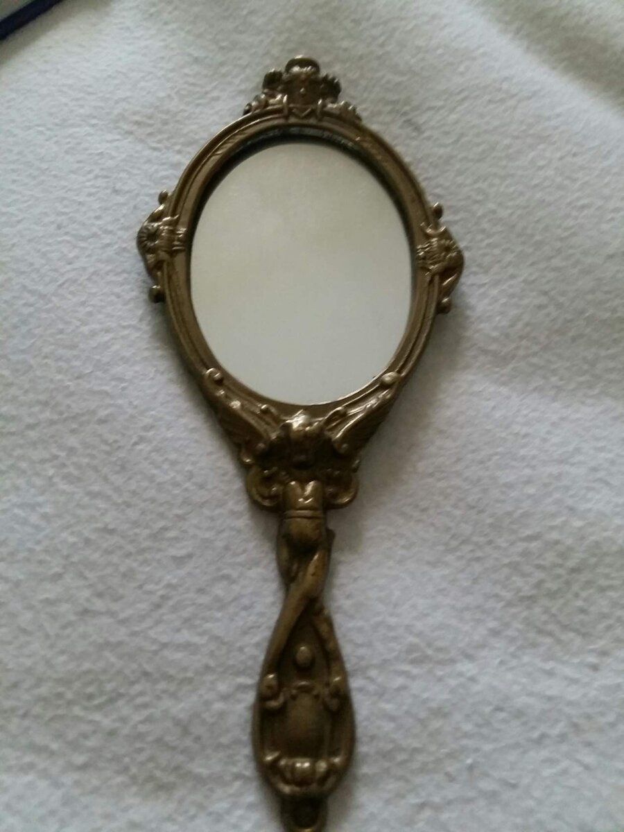 Находила такое же зеркало в поисковике, но цена не была указана.