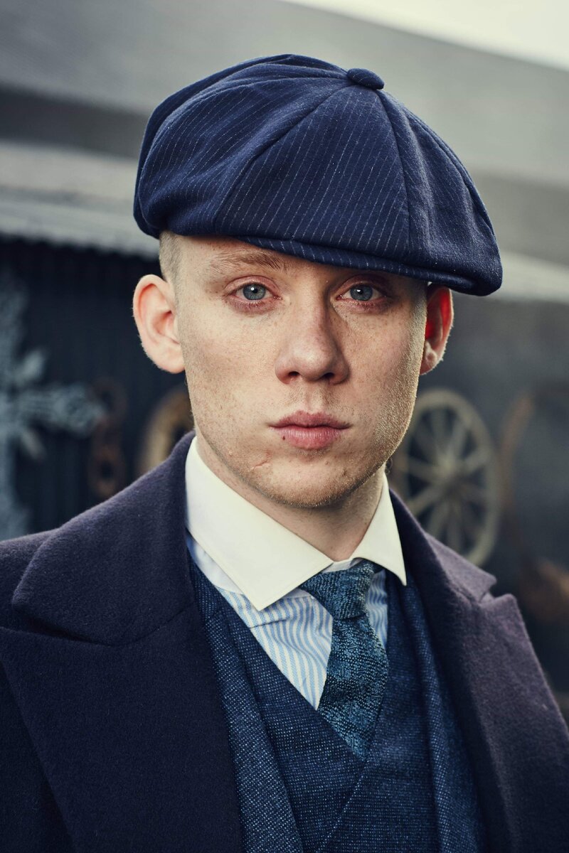 Томми Шелби: биография, семья, карьера — все о лидере банды из Peaky Blinders