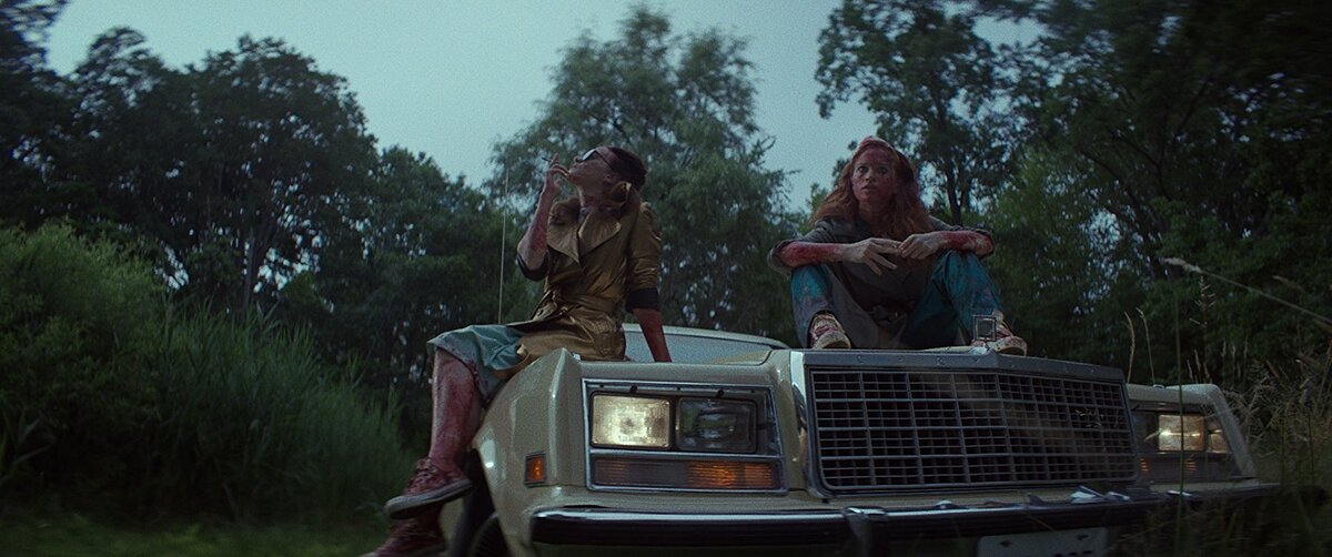 Madeline Brewer and Sarah Hay in "Braid"/2018/dir.by Mitzi Peirone/Wandering Bard, Somnia Productions/Источник - film.ru