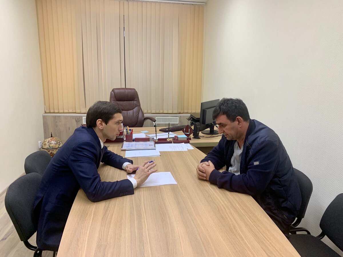 Глава Алакуртти Александр Самарин на встрече с Андреем Гончаруком, начальником автоколонны 1443 ПАО «Мурманскавтотранс»