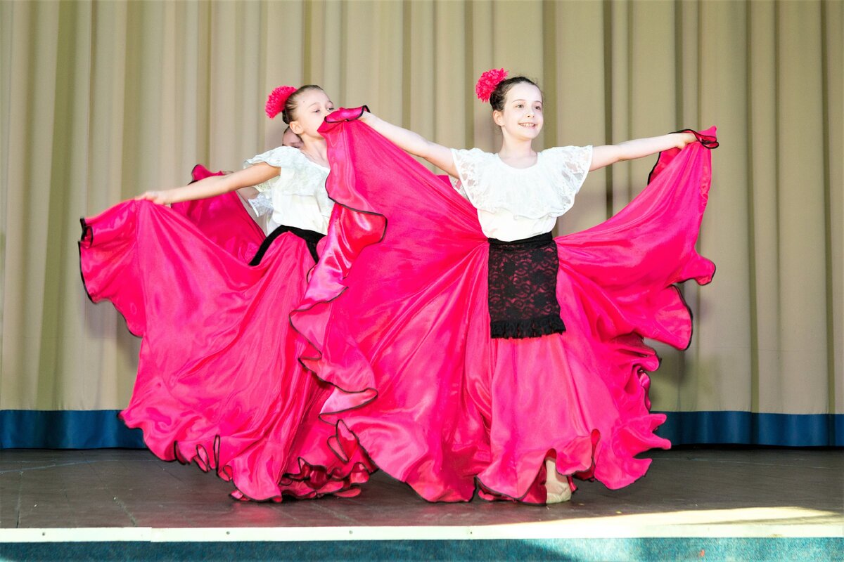 Народный танец в Академии балета "Сказка"