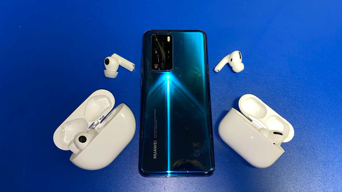 Huawei FreeBuds Pro (слева) и Apple Airpods pro (справа)