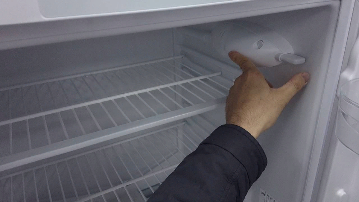 Что делать если холодильник слабо морозит?