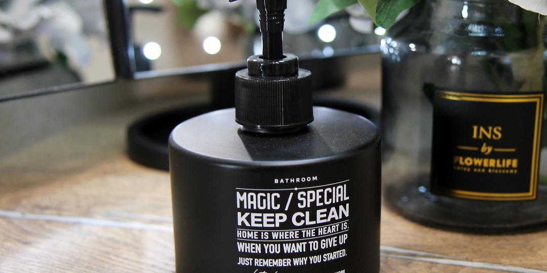 Стеклянный диспенсер для жидкого мыла