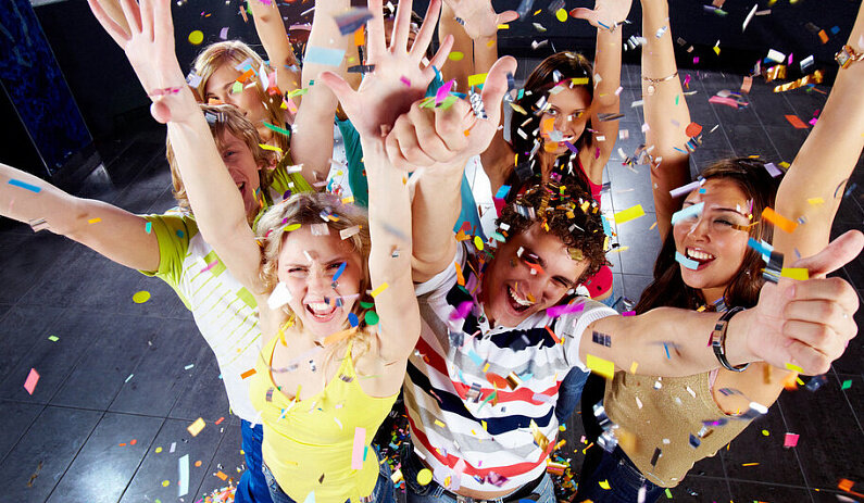 Фото с официального сайта уполномоченного организатора выпускных на теплоходе в Москве СК Моспароходство. https://www.mosparohodstvo.ru/progulki-na-teplohode/vypusknoj-i-poslednij-zvonok-na-teplohode/vipusknoj-na-teplohode-loft/