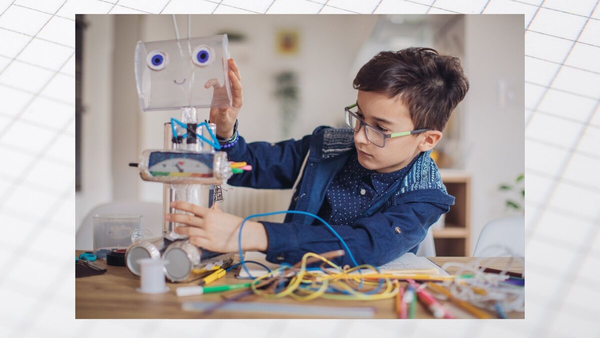 Мы превратим увлечение ребенка компьютером в полезные навыки для будущего. Наши преподаватели переключат внимание детей с игр на разработку собственных проектов и стартапов, познакомят с новыми технологиями, разовьют нестандартное мышление и опыт работы в команде.