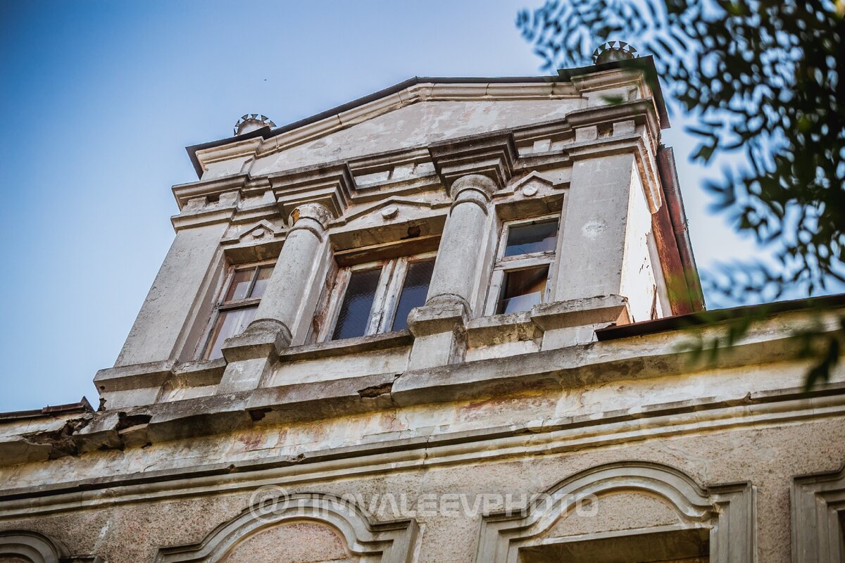 Дача "Альпийская роза". Вид со двора