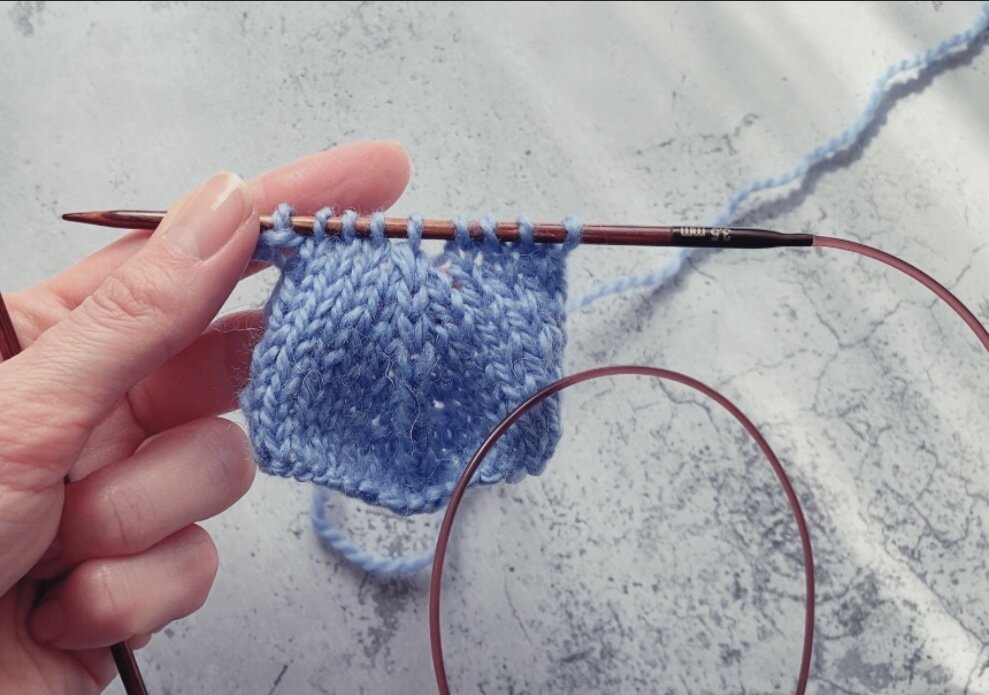 Вязание пуловера (свитера) с круглой кокеткой: особенности вязания