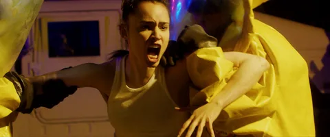 фото из фильма "Птица в клетке: заражение".