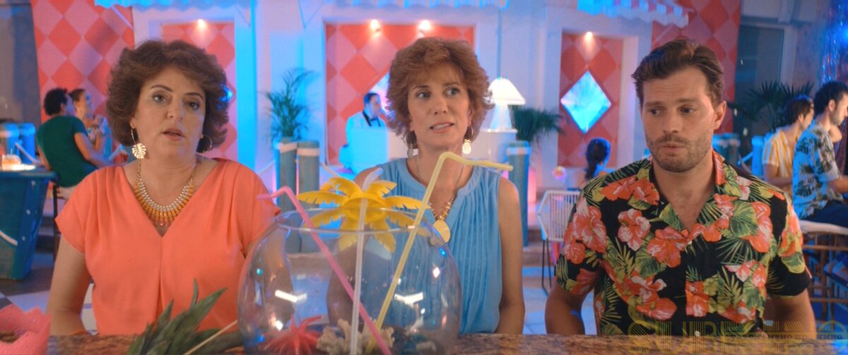 Кадр из фильма Барб и Звезда едут в Виста дель Мар (2021) 