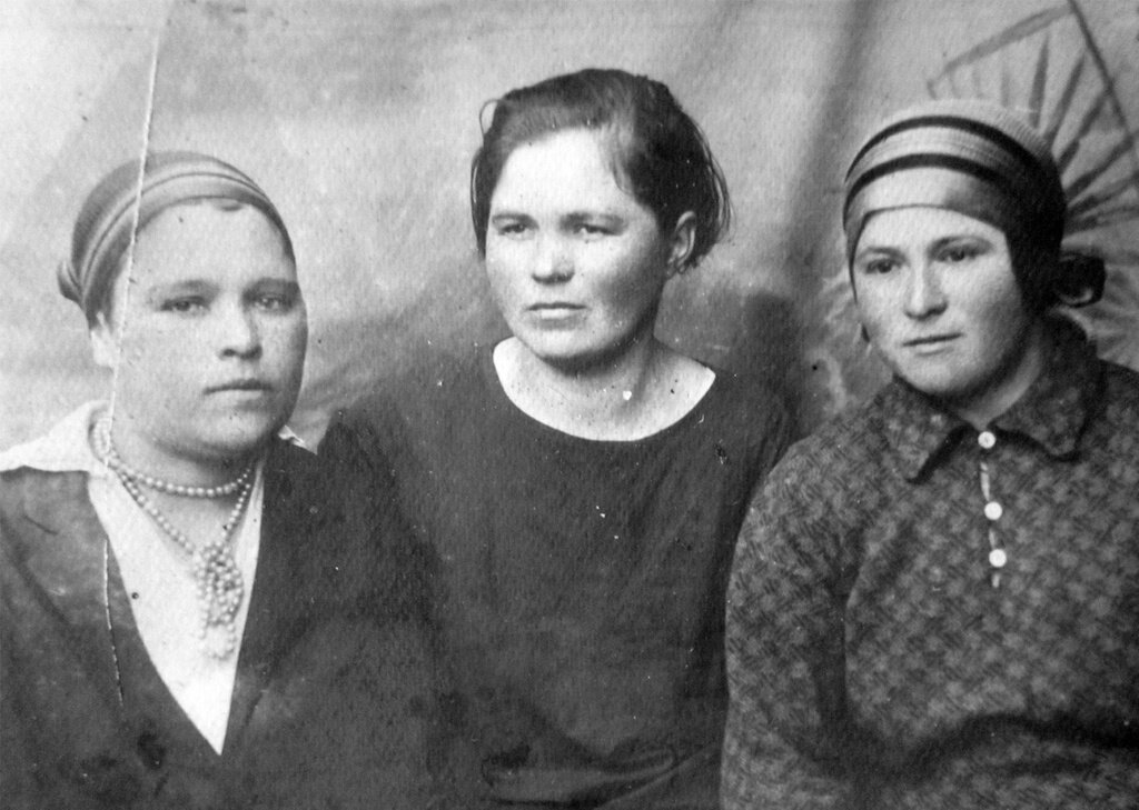 Лица эпохи
Неизвестный автор, 1 мая 1938 - 28 августа 1941 года, Куйбышевская обл., из архива Дарьи Микацадзе. 