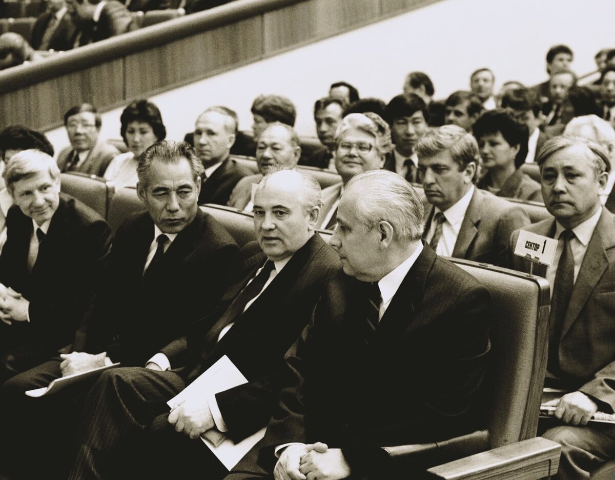 М. С. Горбачев на Съезде народных депутатов СССР